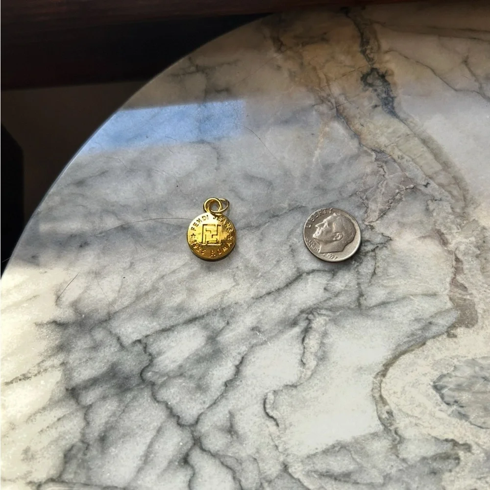 FENDI Gold Logo Charm - Picture 4 of 4
